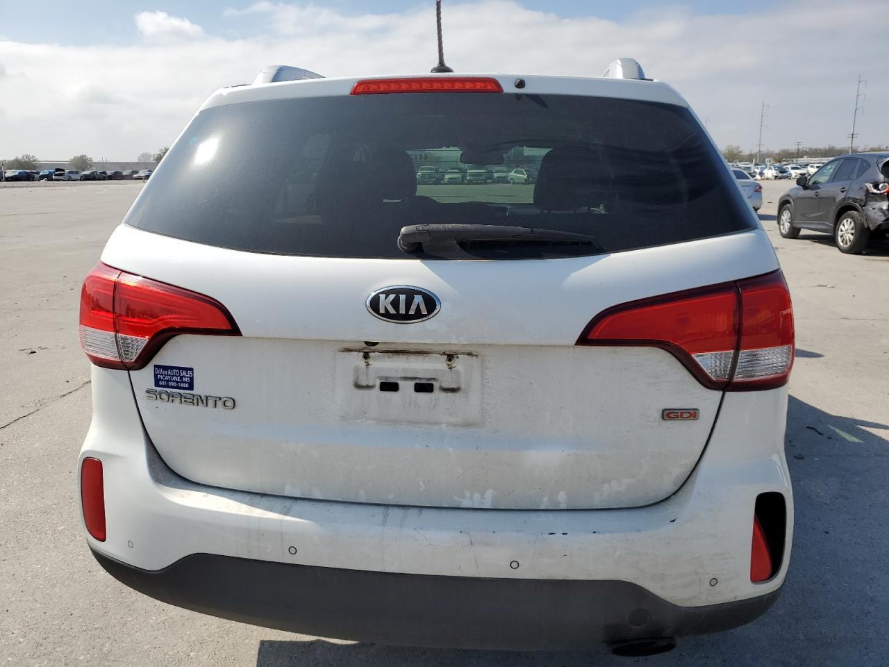 2014 KIA SORENTO LX - Image 6