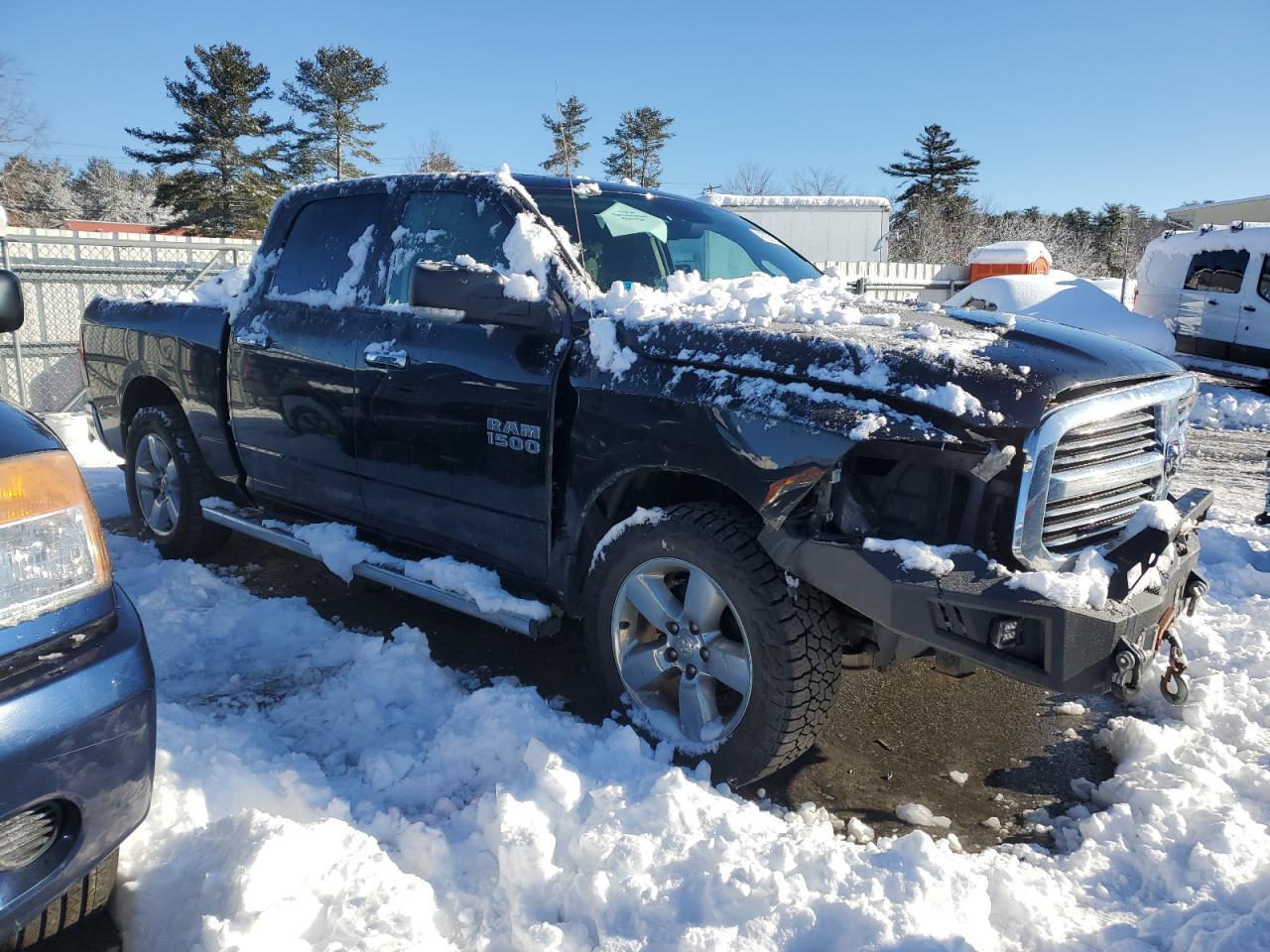 2017 RAM 1500 SLT - Image 4