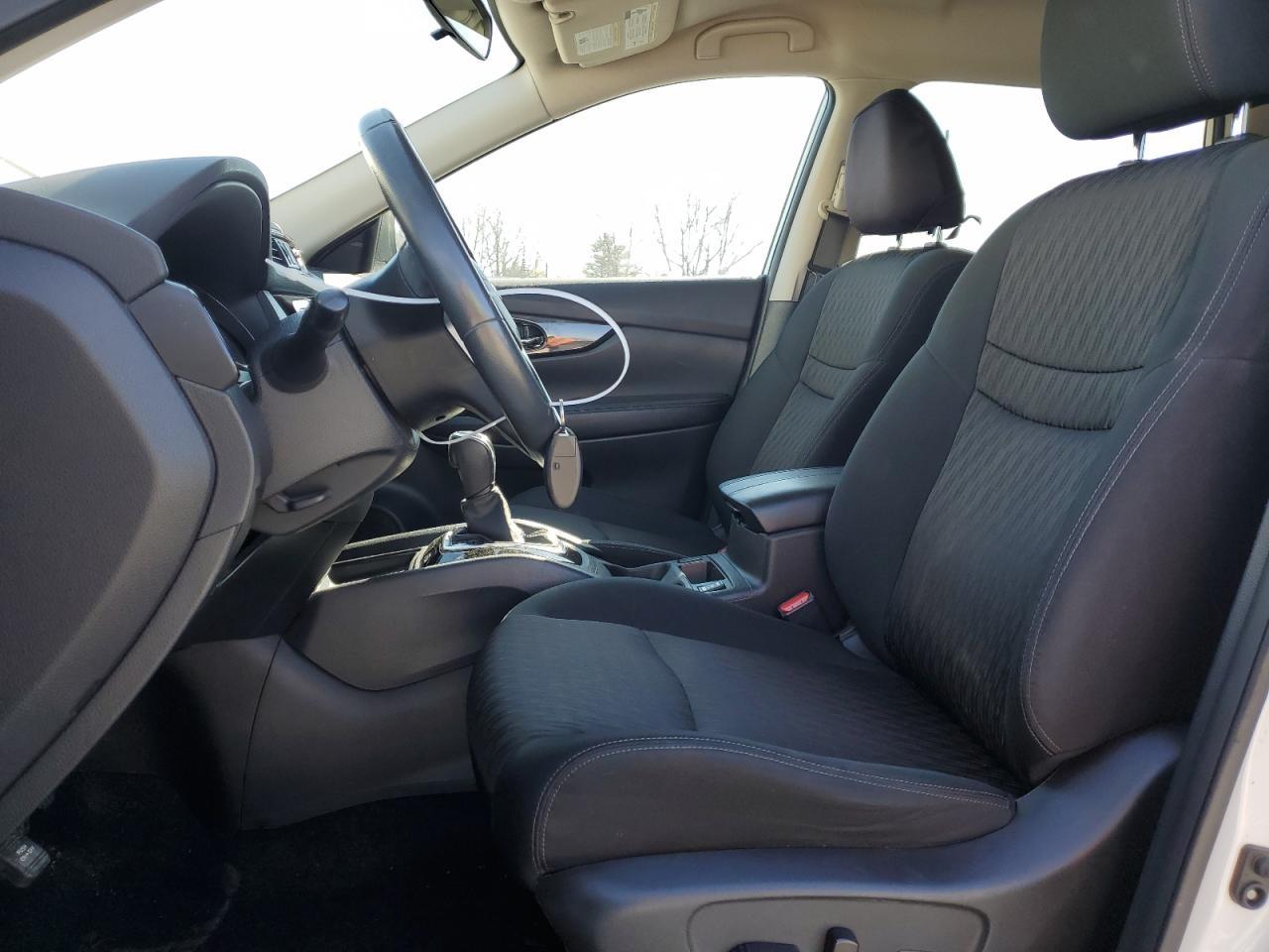 2017 NISSAN ROGUE SV - Image 7