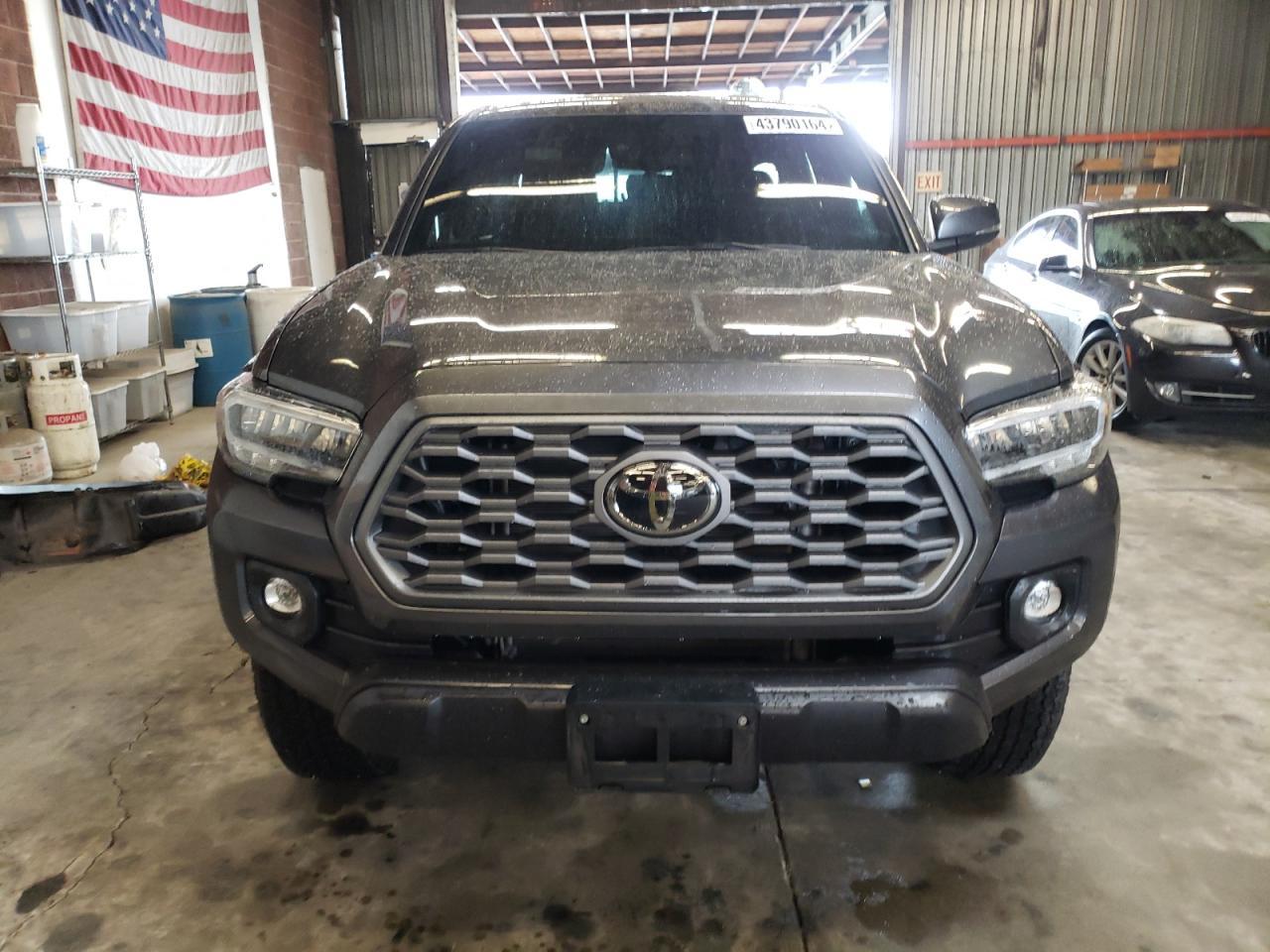 2023 TOYOTA TACOMA DOU - Фото 5