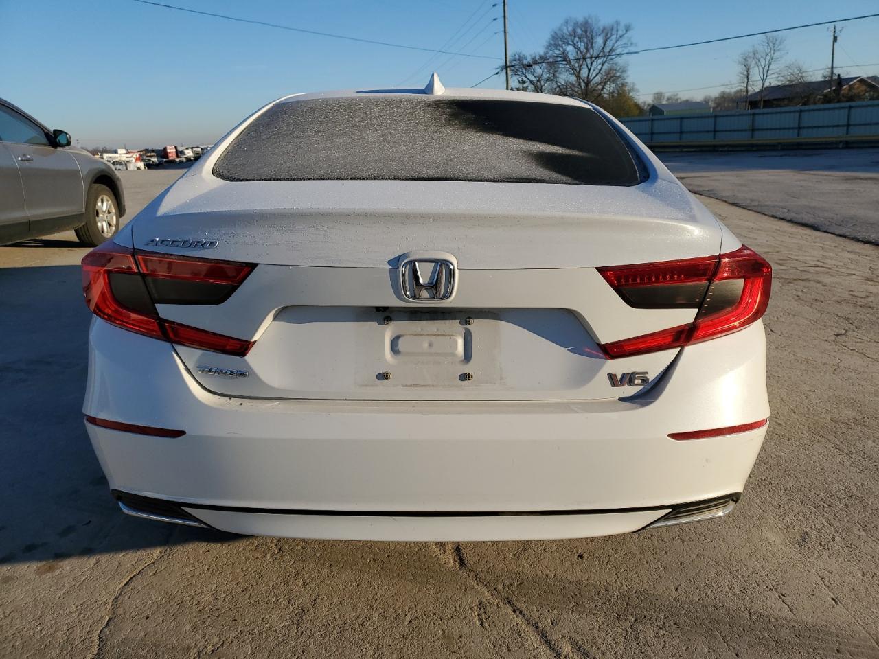 2018 HONDA ACCORD LX - Фото 6