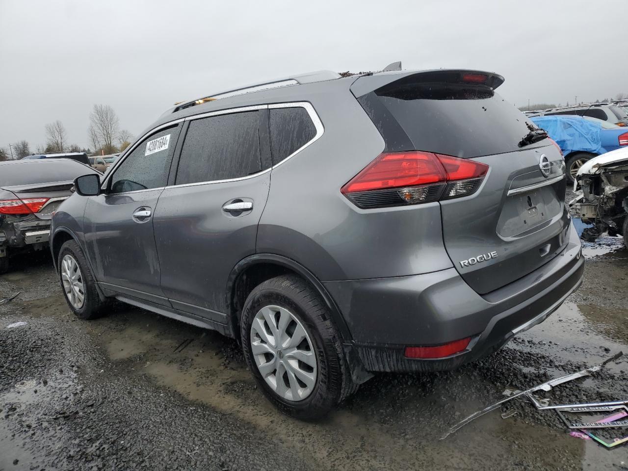 2017 NISSAN ROGUE SV - Image 2
