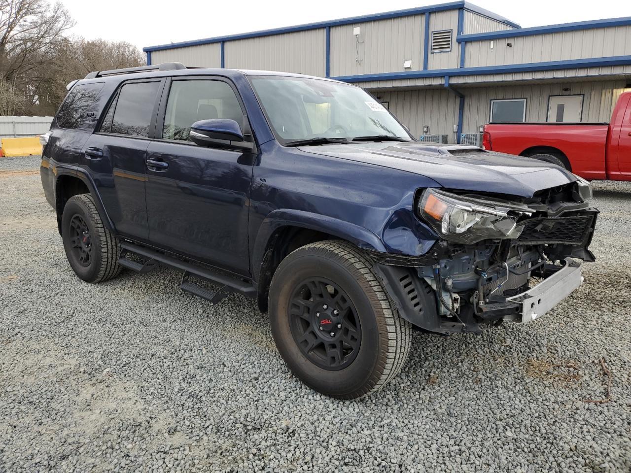 2020 TOYOTA 4RUNNER SR - Image 4