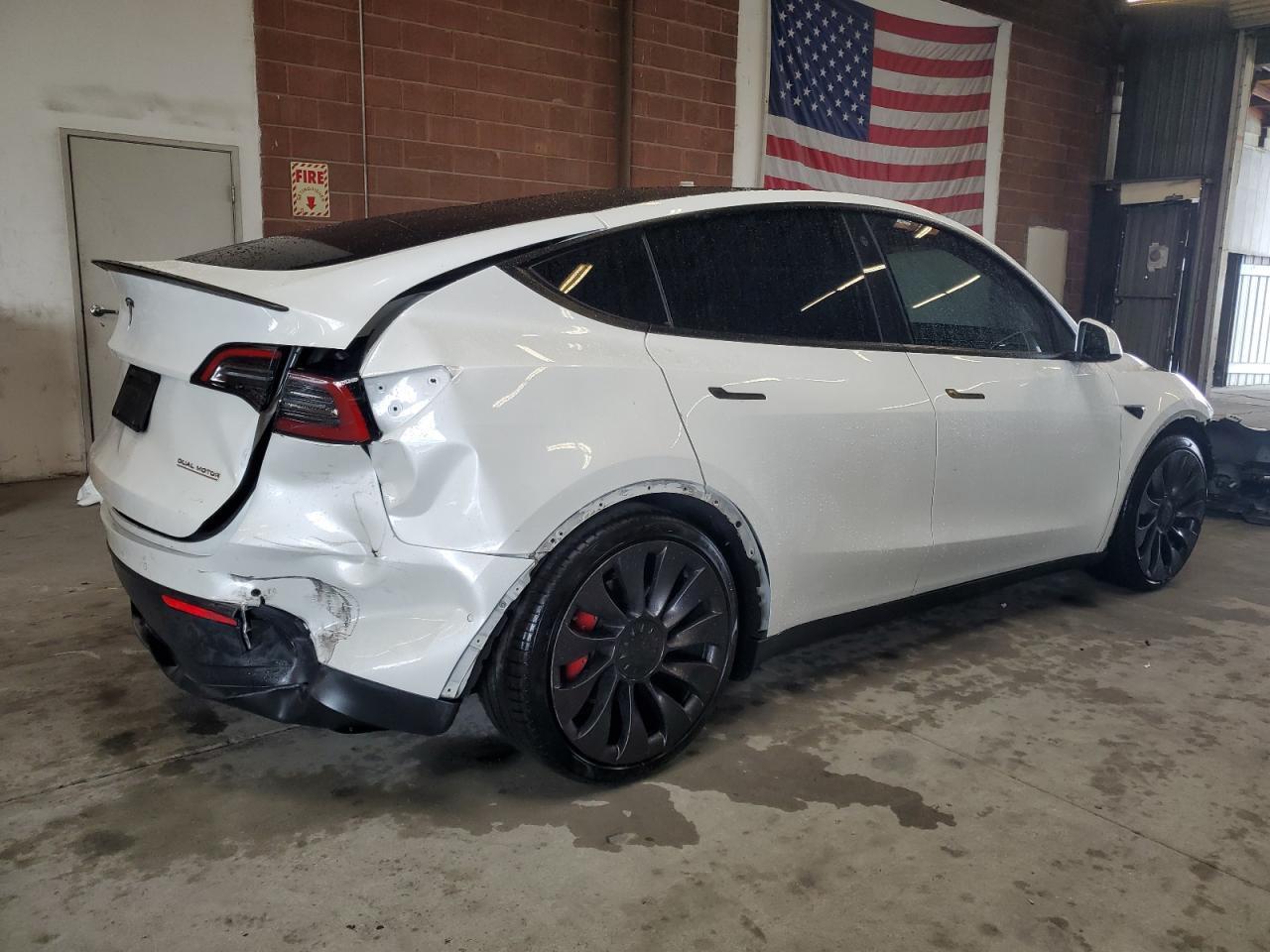 2022 TESLA MODEL Y - Фото 3
