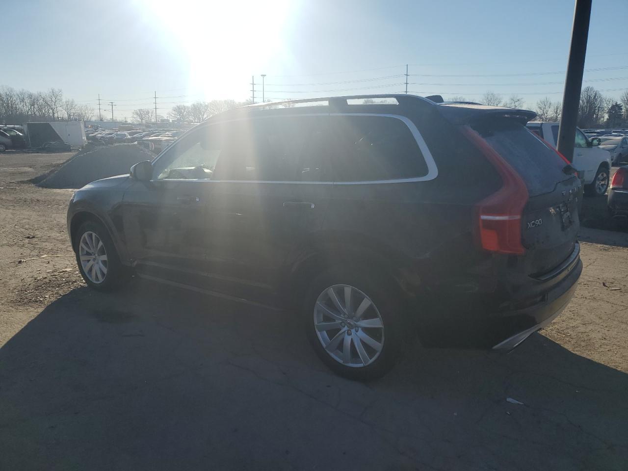 2016 VOLVO XC90 T6 - Фото 2