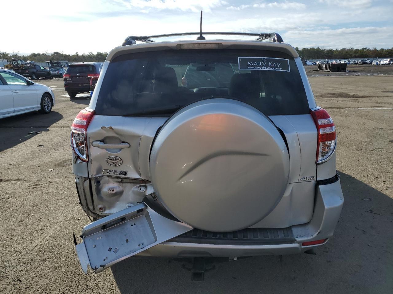 2011 TOYOTA RAV4 - Image 6