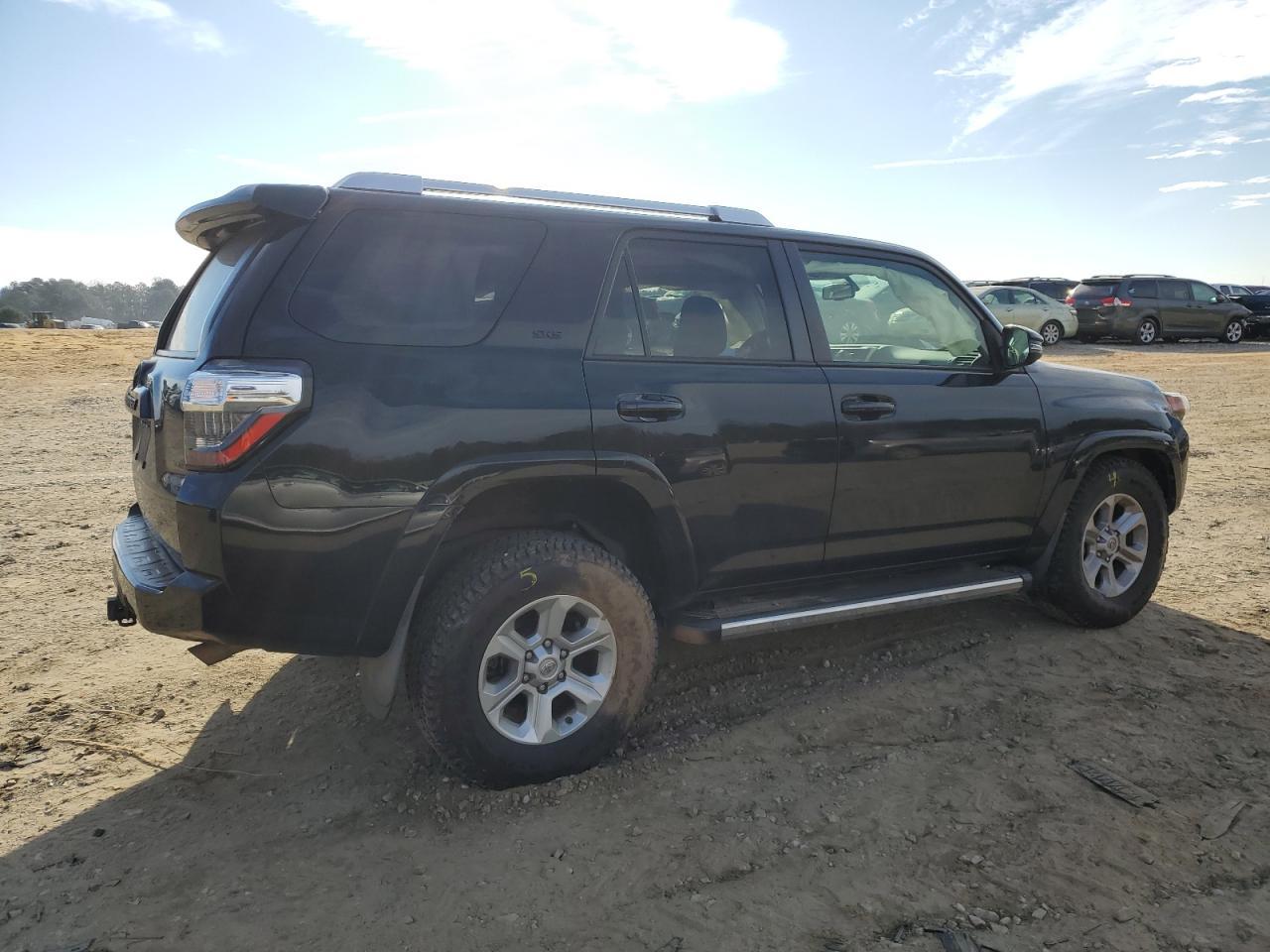 2018 TOYOTA 4RUNNER SR - Image 3