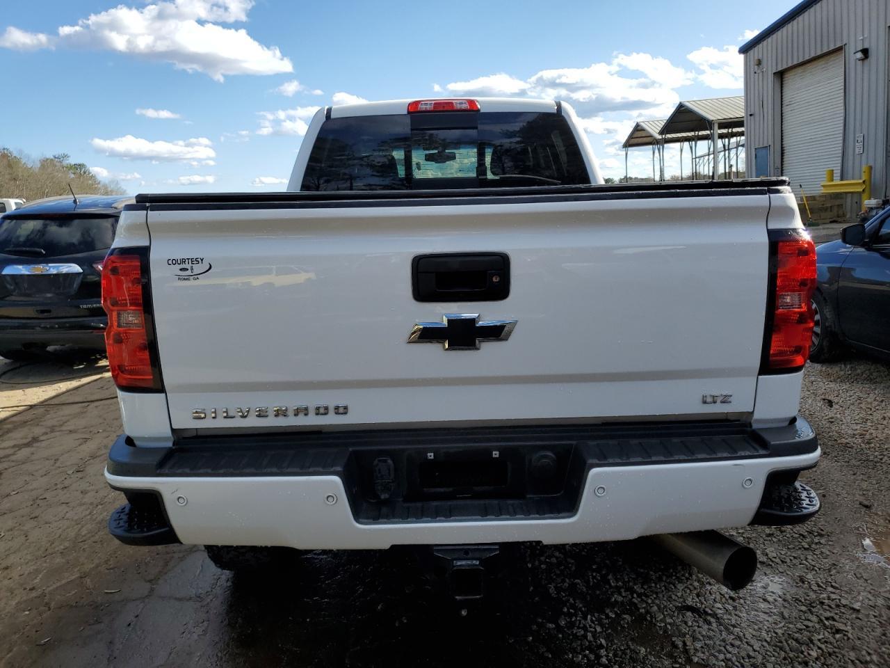 2017 CHEVROLET SILVERADO - Image 6
