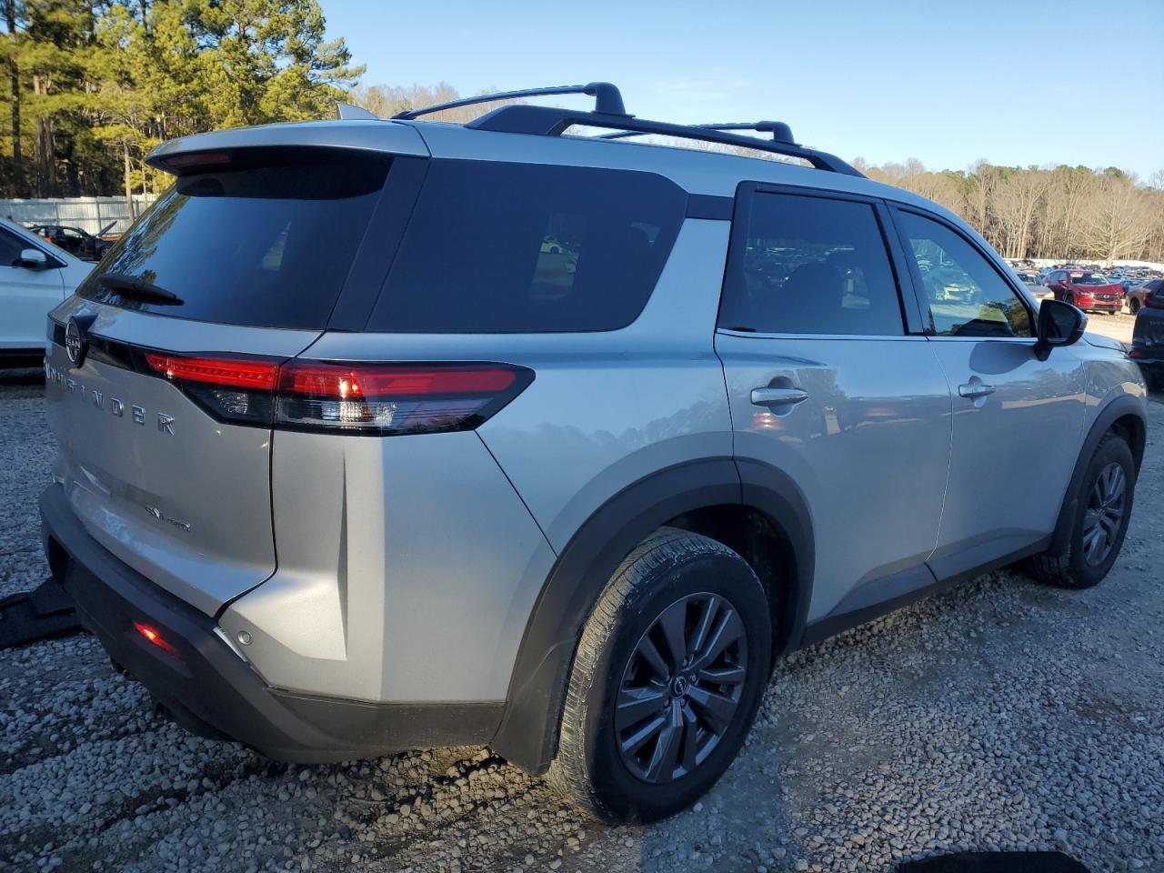 2023 NISSAN PATHFINDER - Image 3