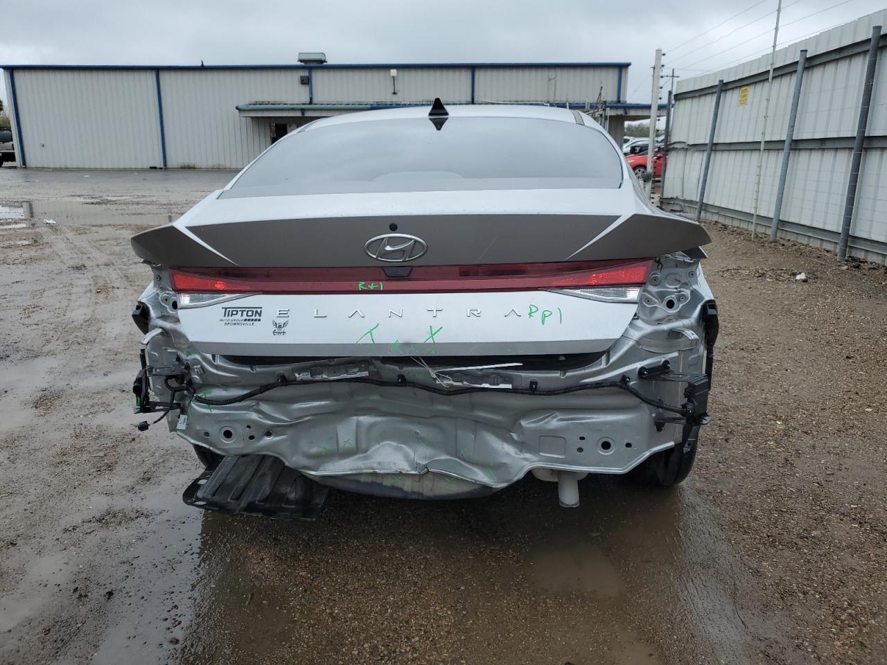 2023 HYUNDAI ELANTRA SE - Image 6