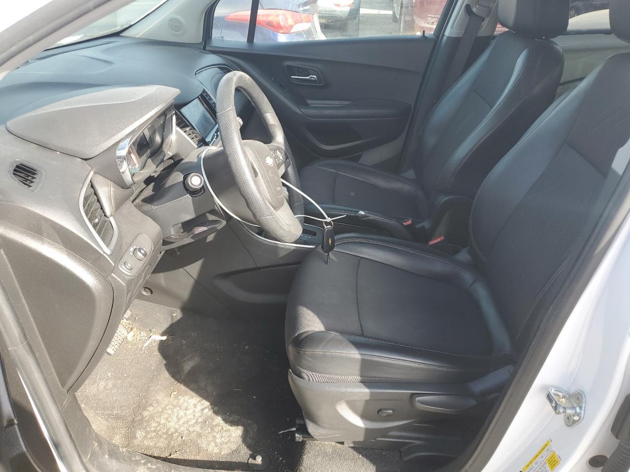 2021 CHEVROLET TRAX 1LT - Image 7