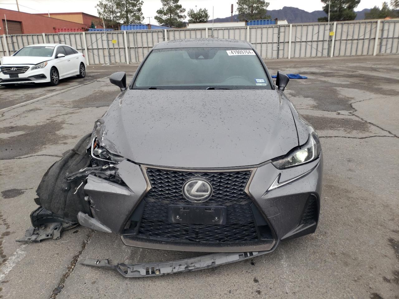 2017 LEXUS IS 200T - Image 5