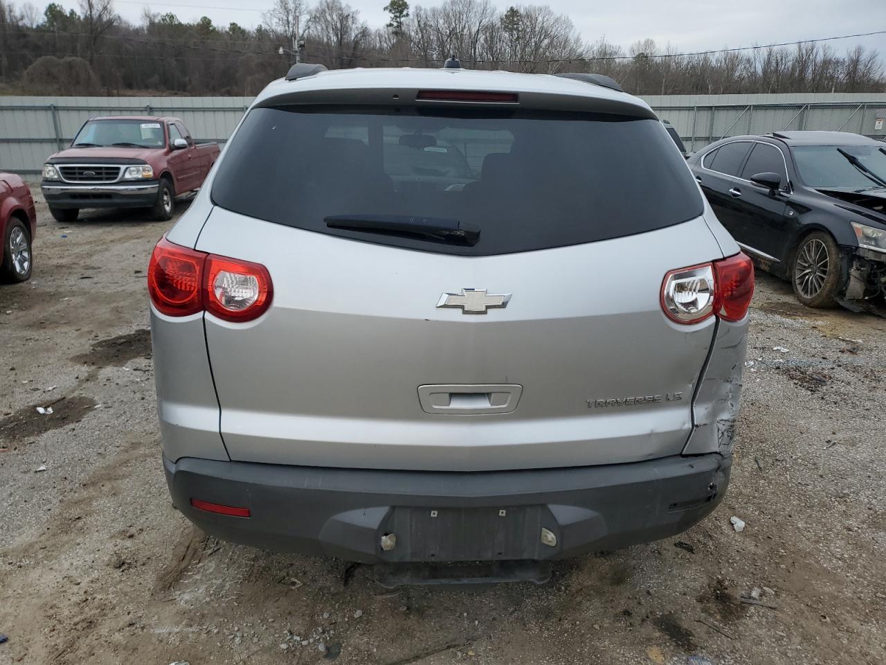 2011 CHEVROLET TRAVERSE L - Фото 6