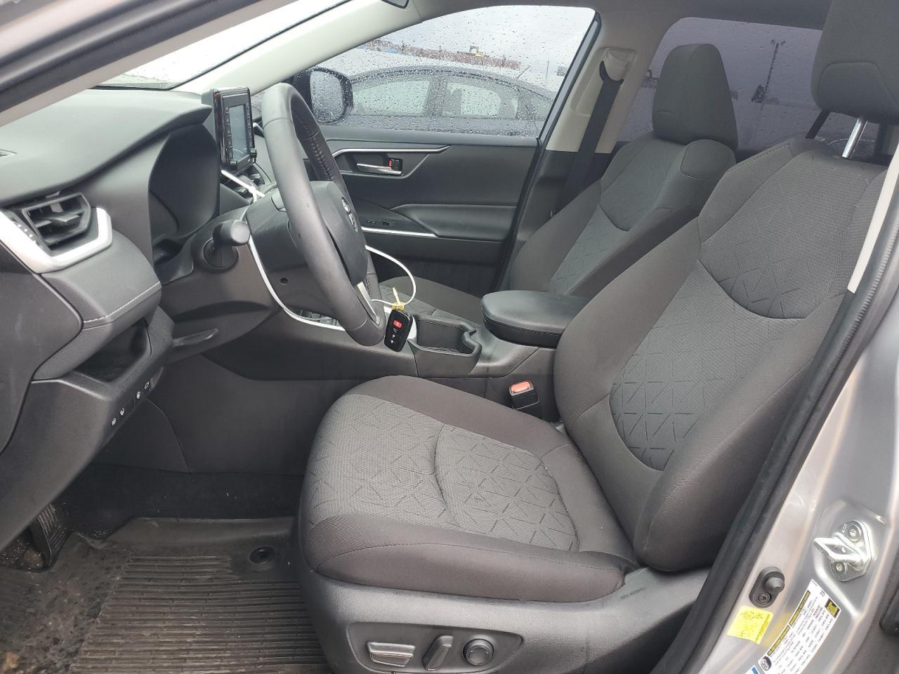 2022 TOYOTA RAV4 XLE - Фото 7
