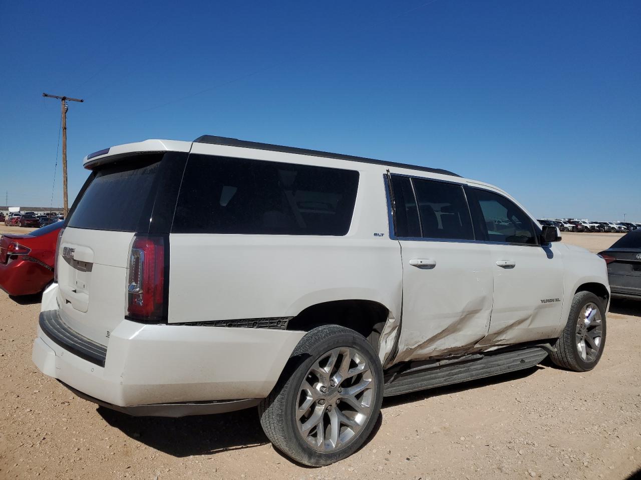 2016 GMC YUKON XL C - Фото 3