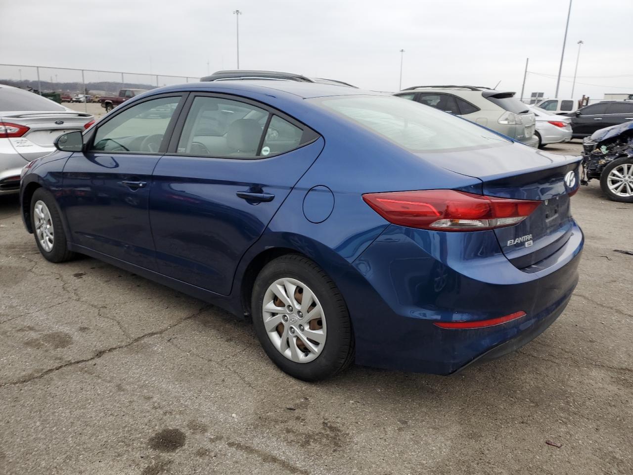 2018 HYUNDAI ELANTRA SE - Фото 2