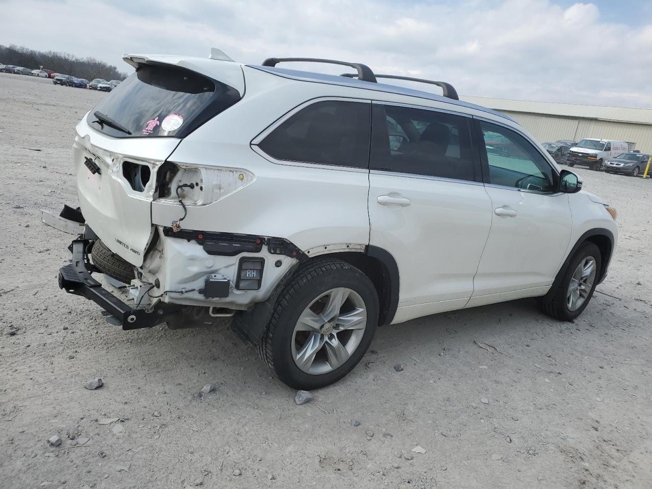 2015 TOYOTA HIGHLANDER - Фото 3