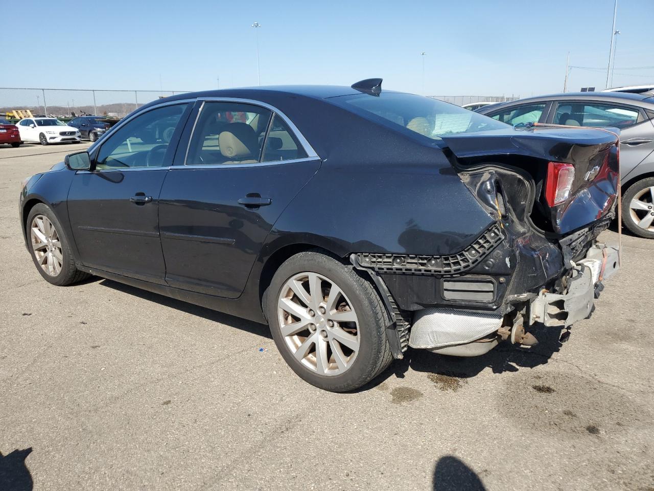 2015 CHEVROLET MALIBU 2LT - Image 2