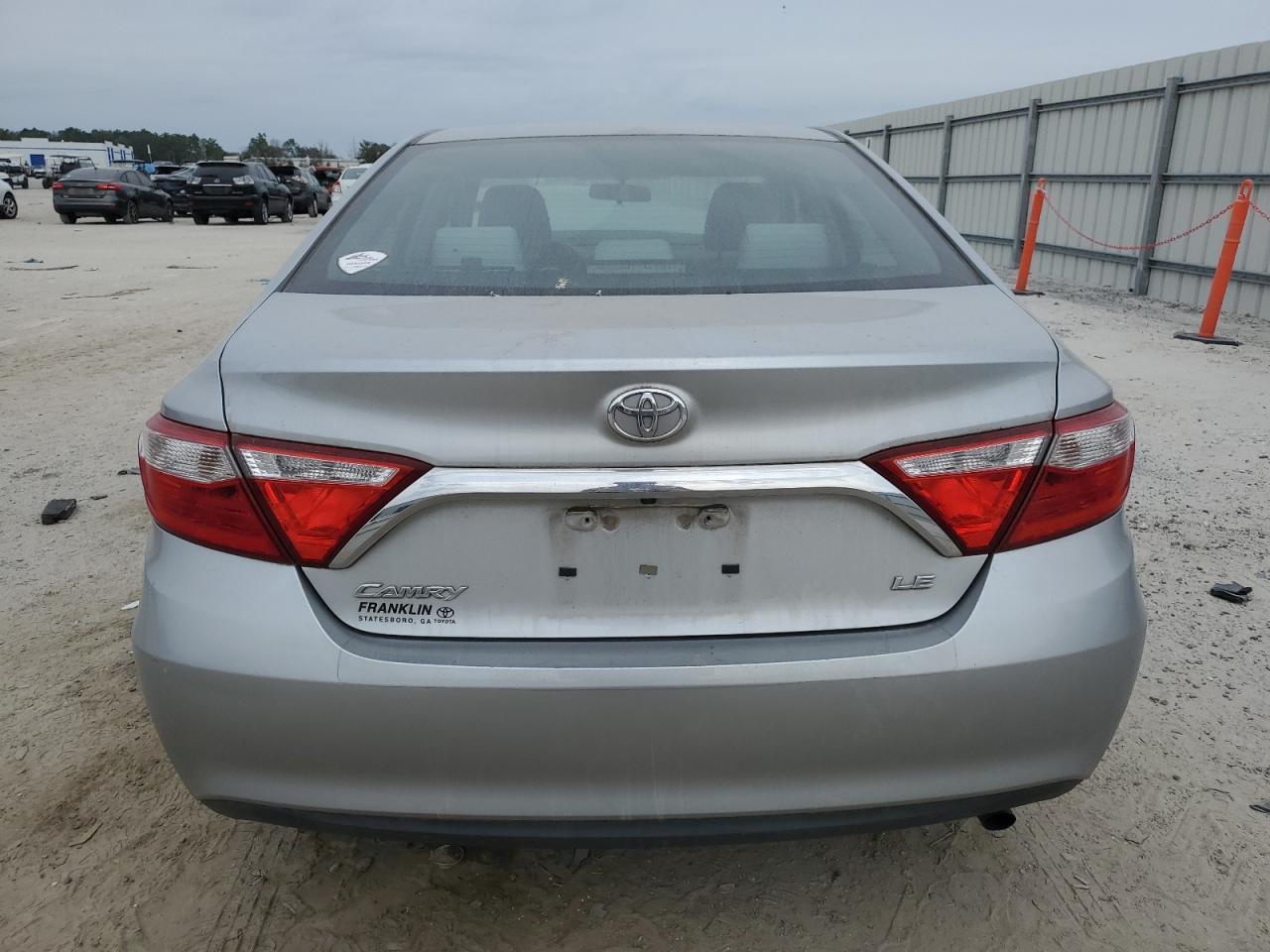 2017 TOYOTA CAMRY LE - Фото 6