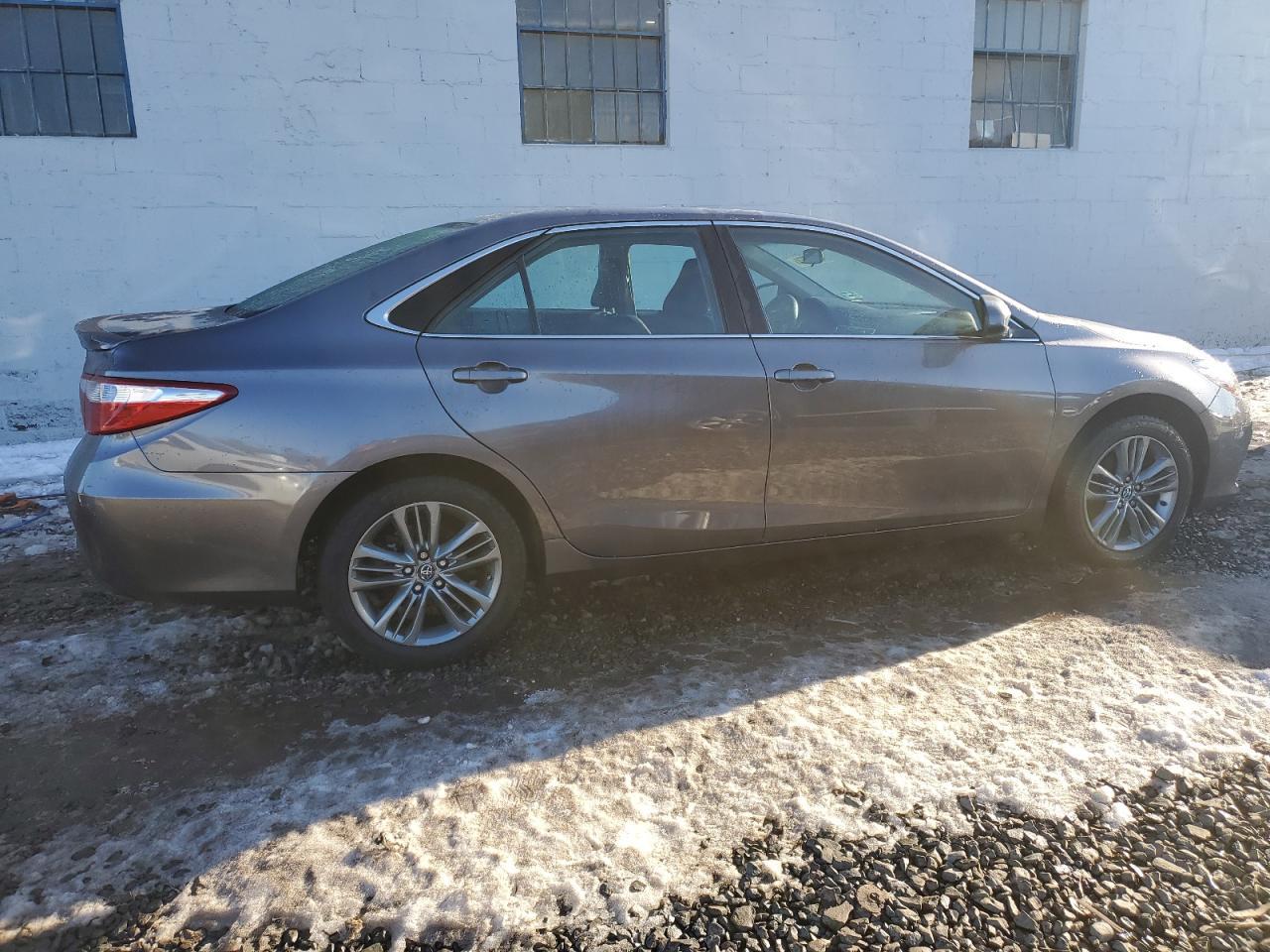 2016 TOYOTA CAMRY LE - Image 3