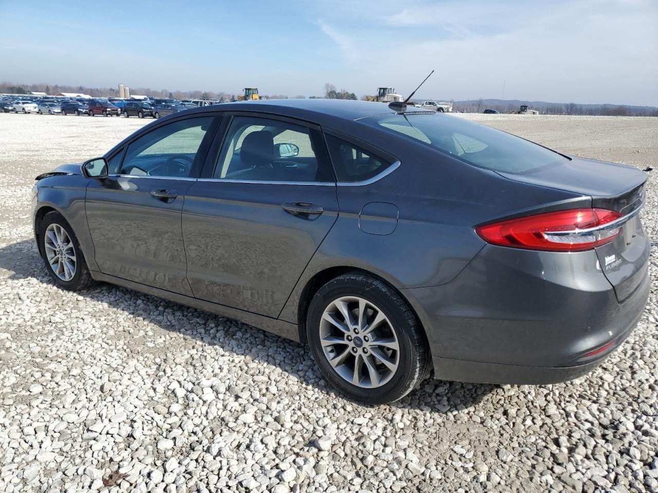 2017 FORD FUSION SE - Image 2