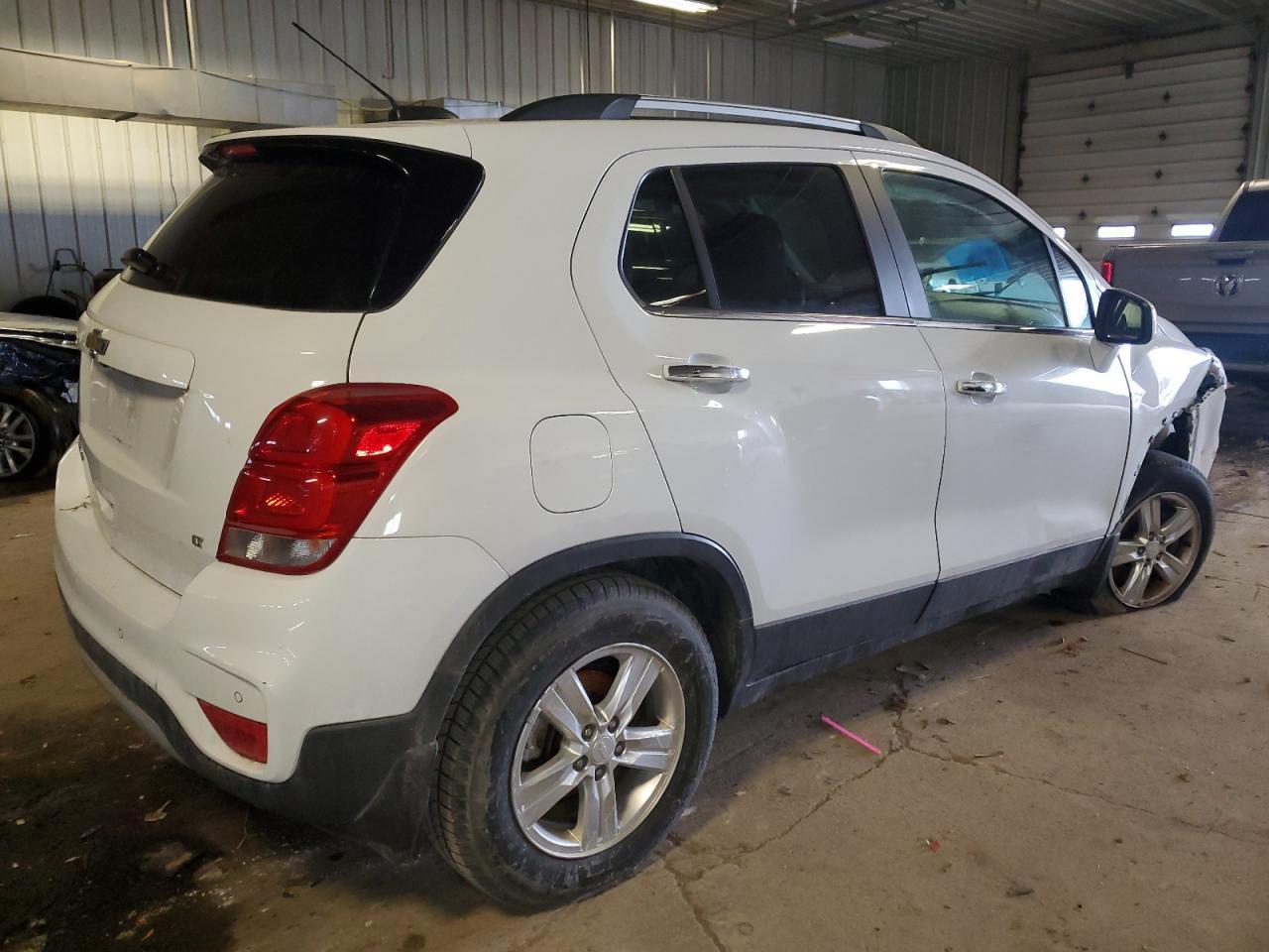 2018 CHEVROLET TRAX 1LT - Фото 3