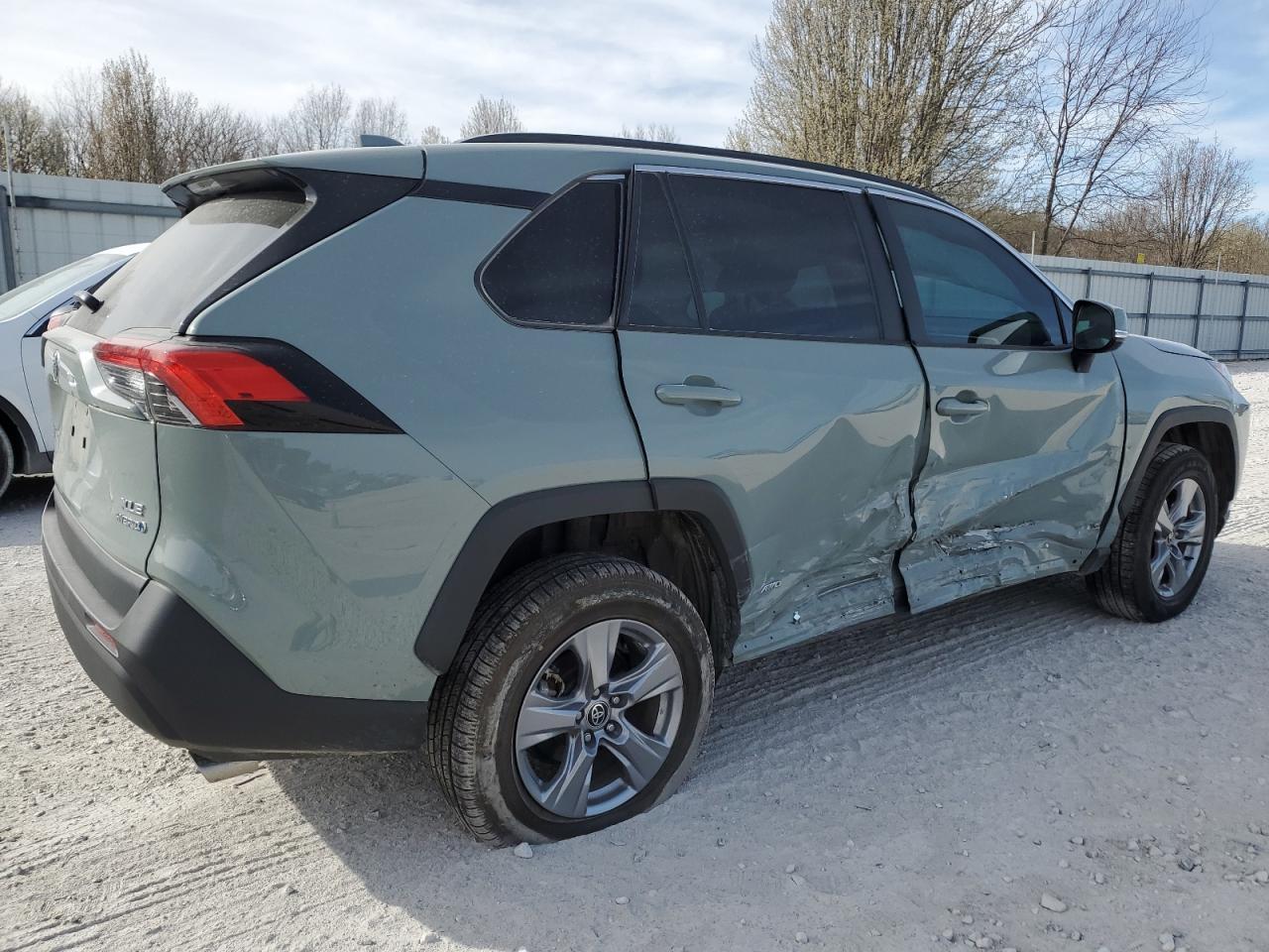 2022 TOYOTA RAV4 XLE - Image 3
