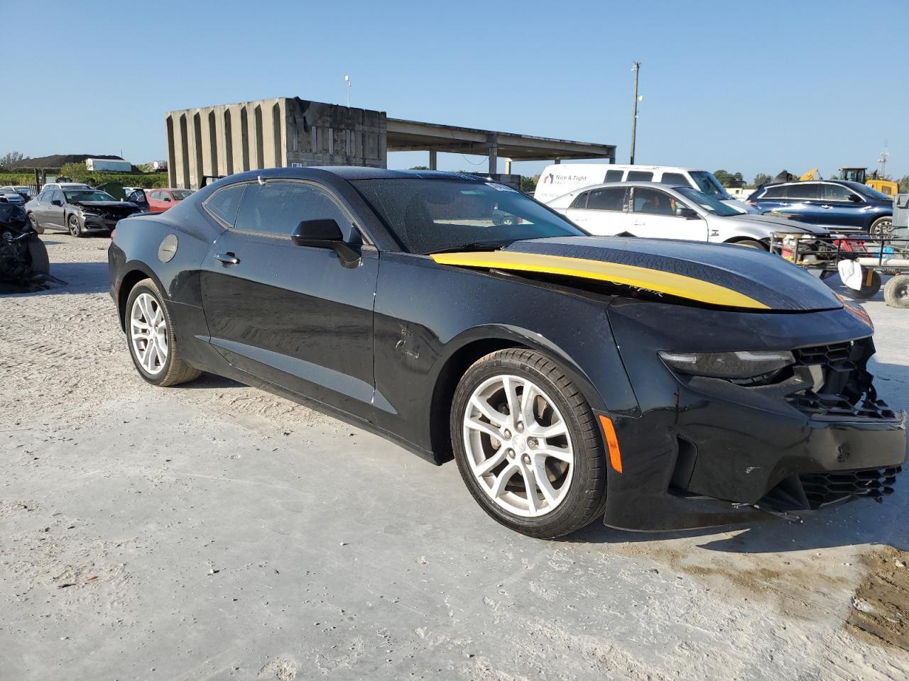 2019 CHEVROLET CAMARO LS - Фото 4
