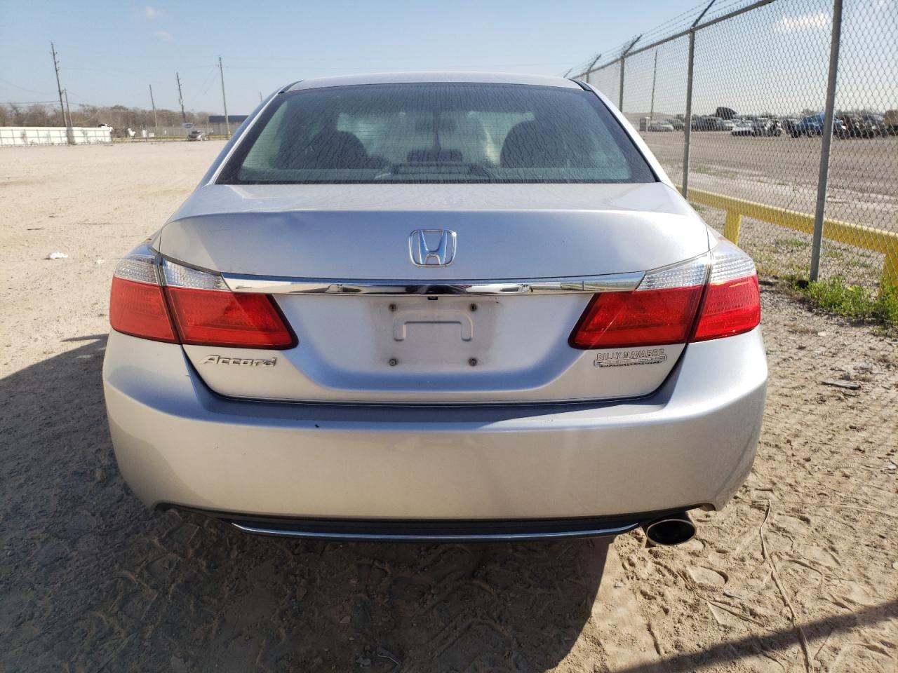 2014 HONDA ACCORD LX - Image 6