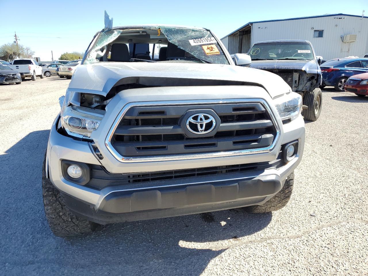 2017 TOYOTA TACOMA DOU - Фото 5