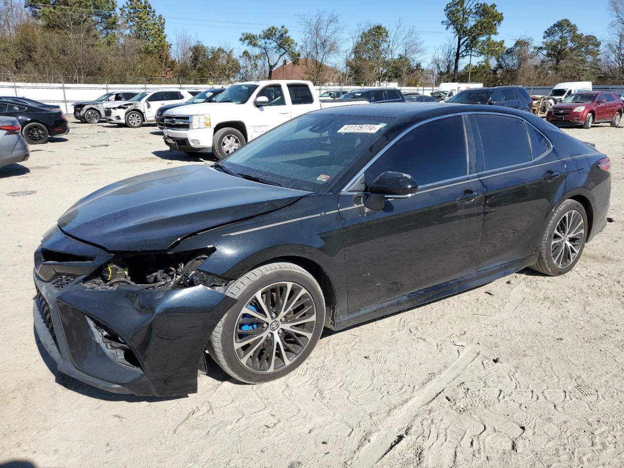 2020 TOYOTA CAMRY SE car image