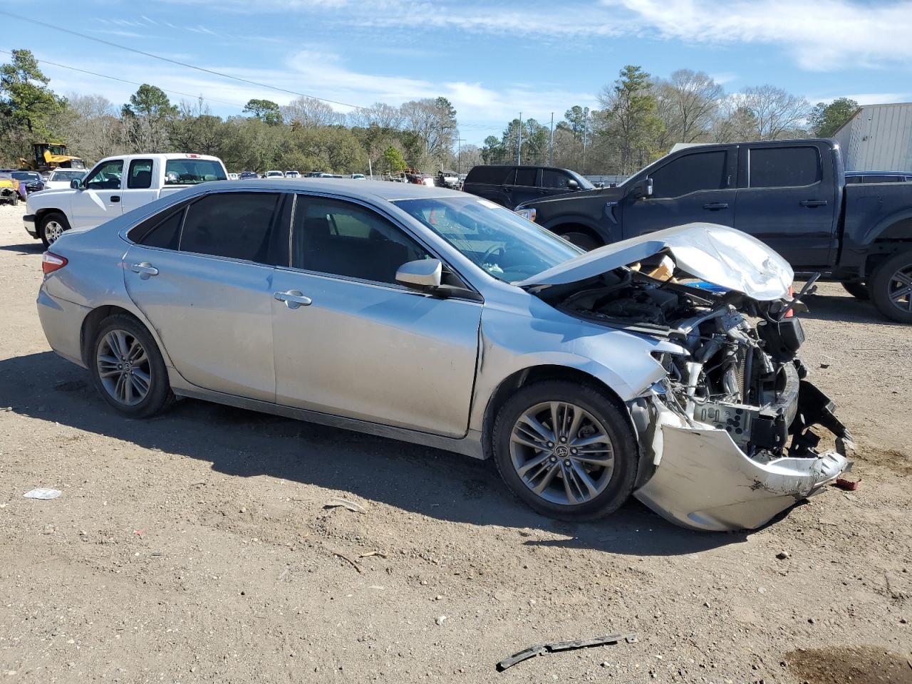 2016 TOYOTA CAMRY LE - Фото 4