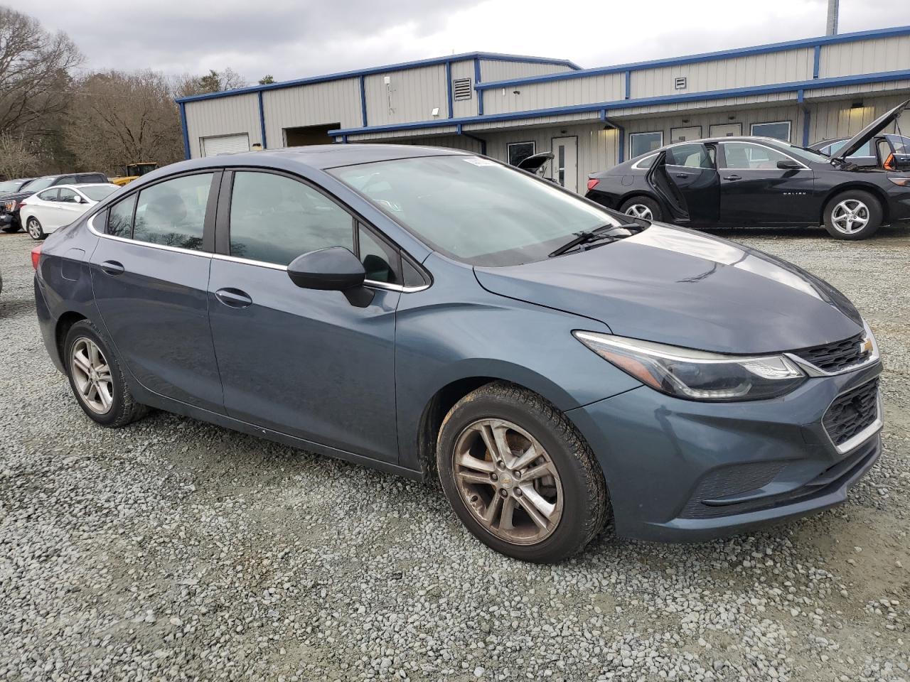 2017 CHEVROLET CRUZE LT - Image 4