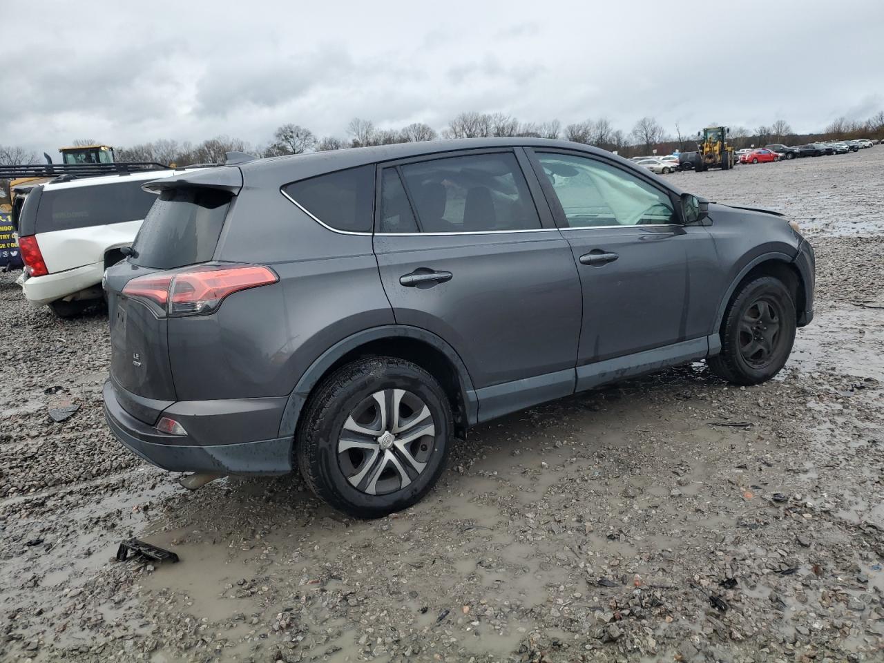 2018 TOYOTA RAV4 LE - Image 3