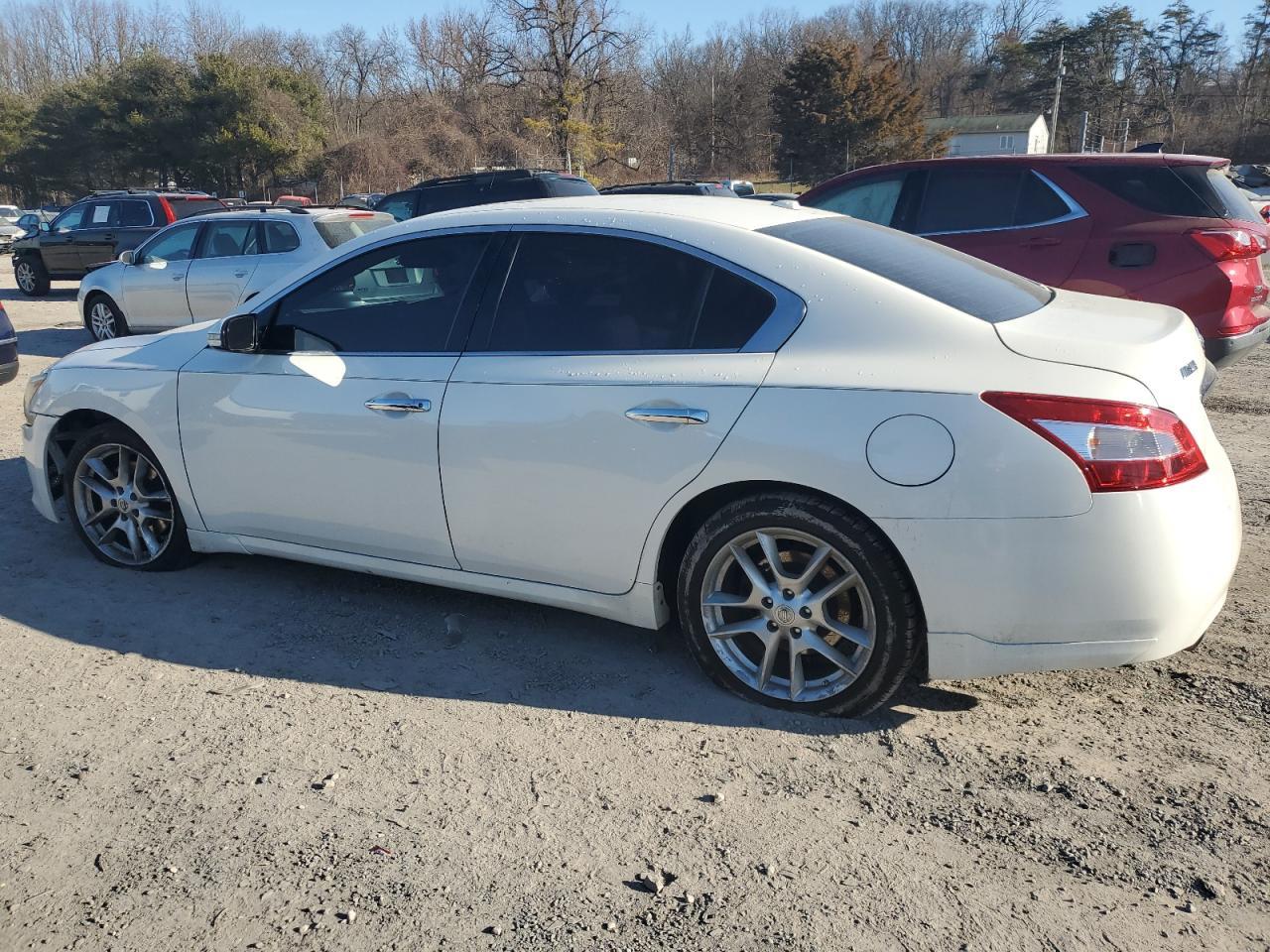 2011 NISSAN MAXIMA S - Image 2