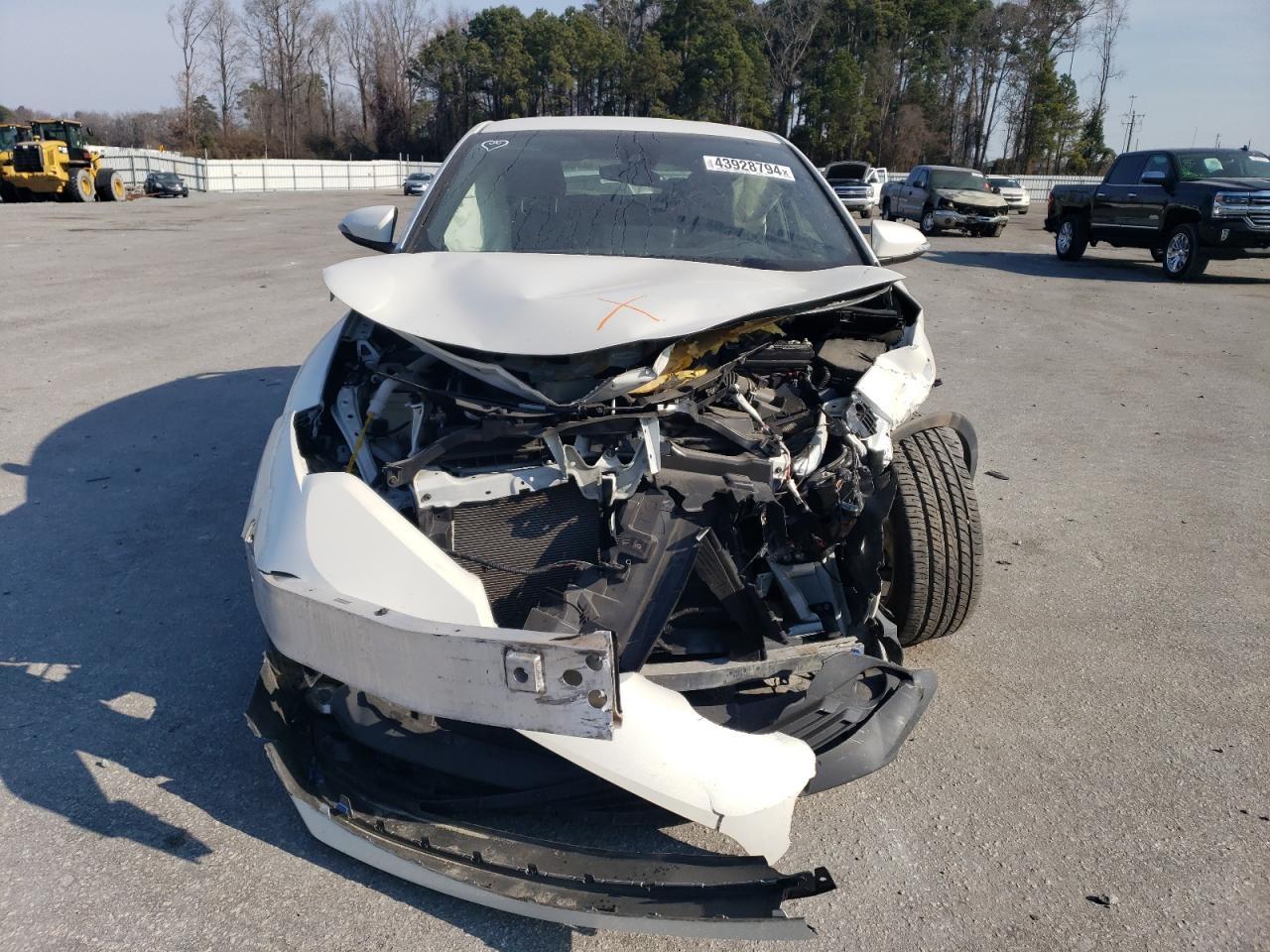 2019 TOYOTA C-HR XLE - Фото 5