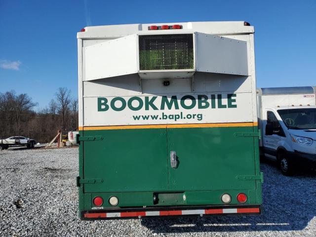 2003 Freightliner Chassis M Line Walk-In Van - Фото 6