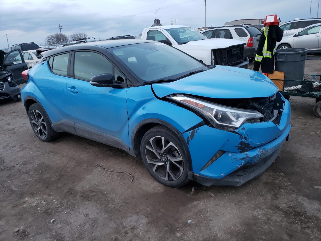 2019 TOYOTA C-HR XLE - Фото 4