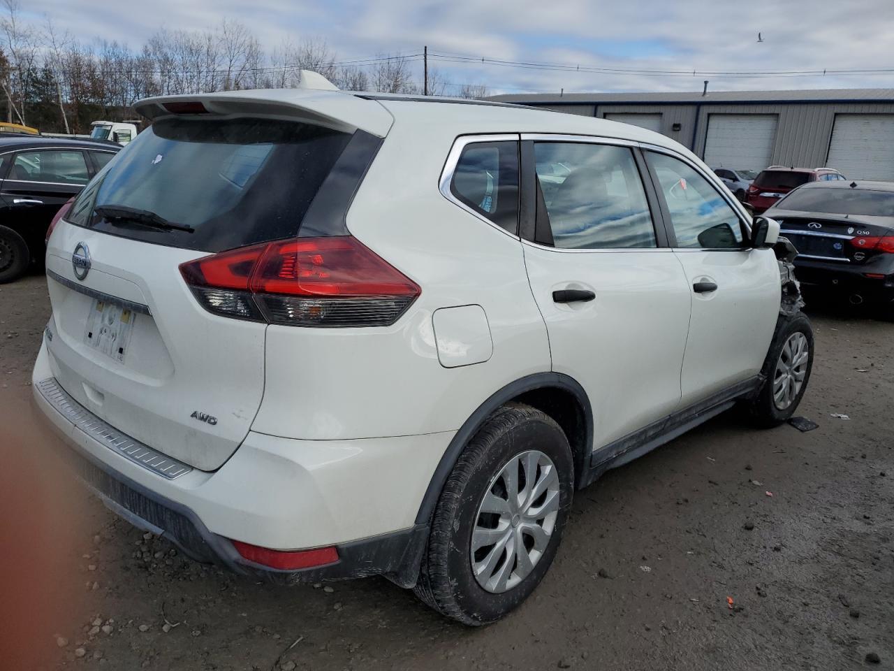 2018 NISSAN ROGUE S - Фото 3
