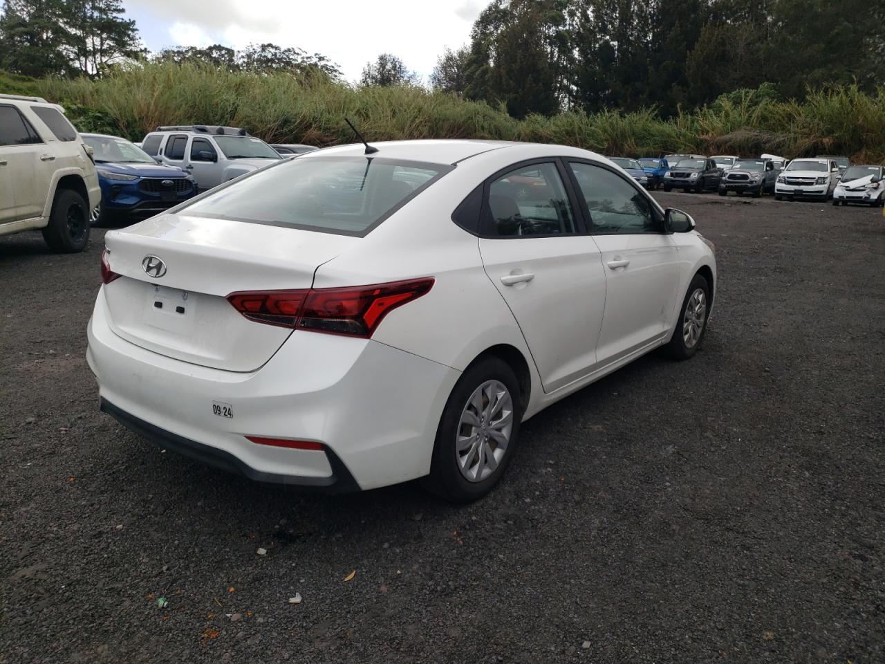 2019 HYUNDAI ACCENT SE - Фото 3