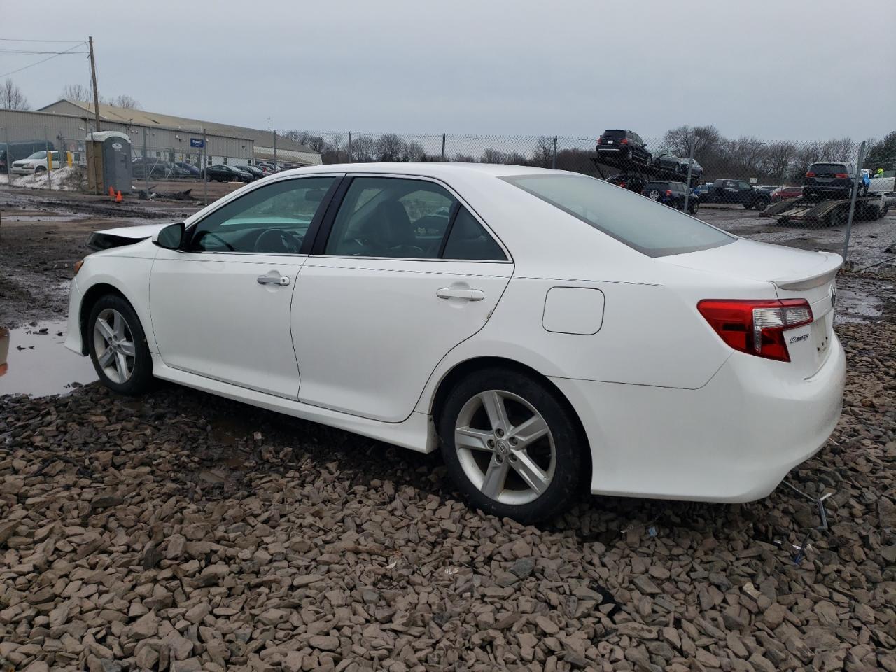 2013 TOYOTA CAMRY L - Фото 2