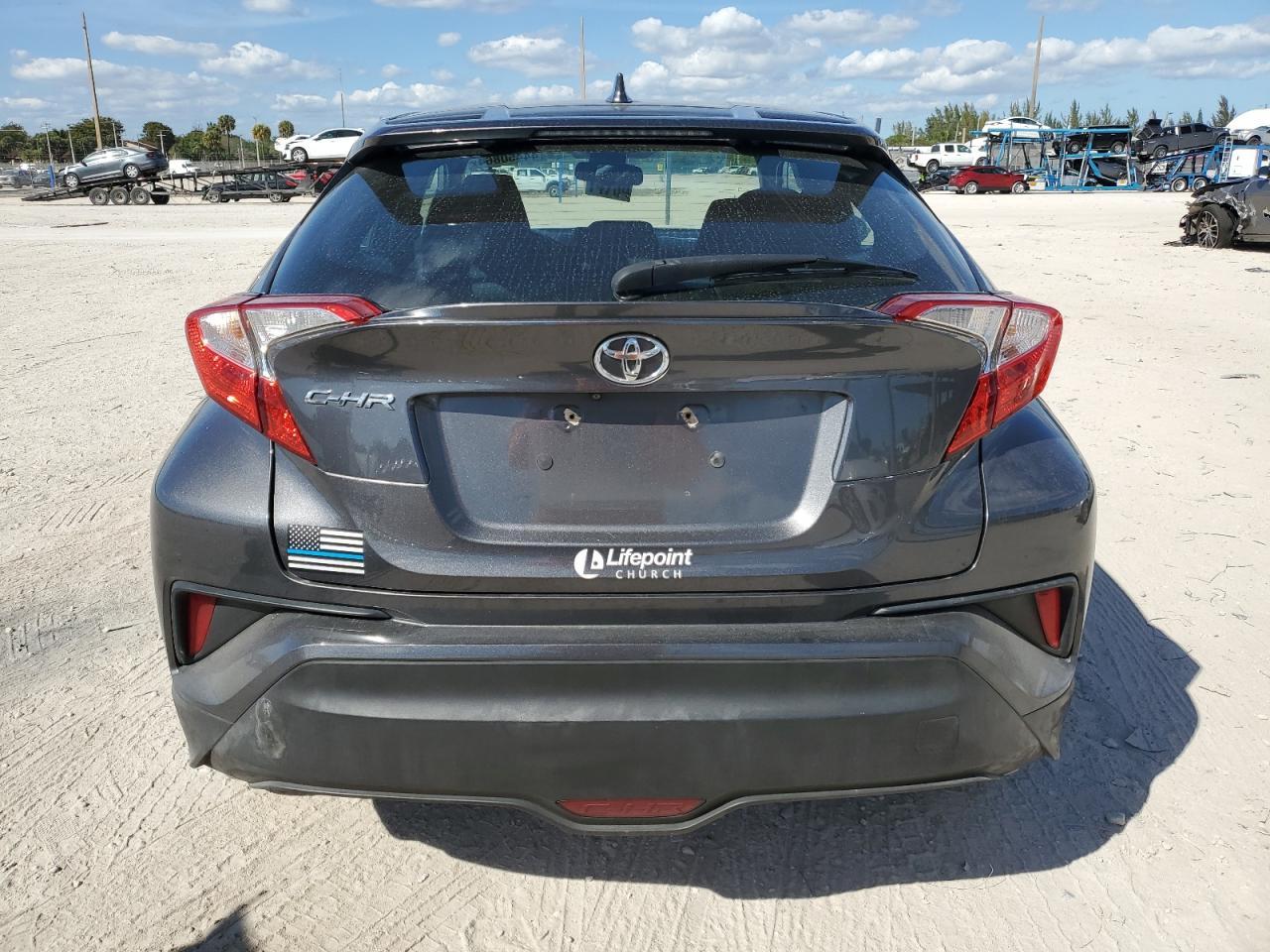 2018 TOYOTA C-HR XLE - Image 6