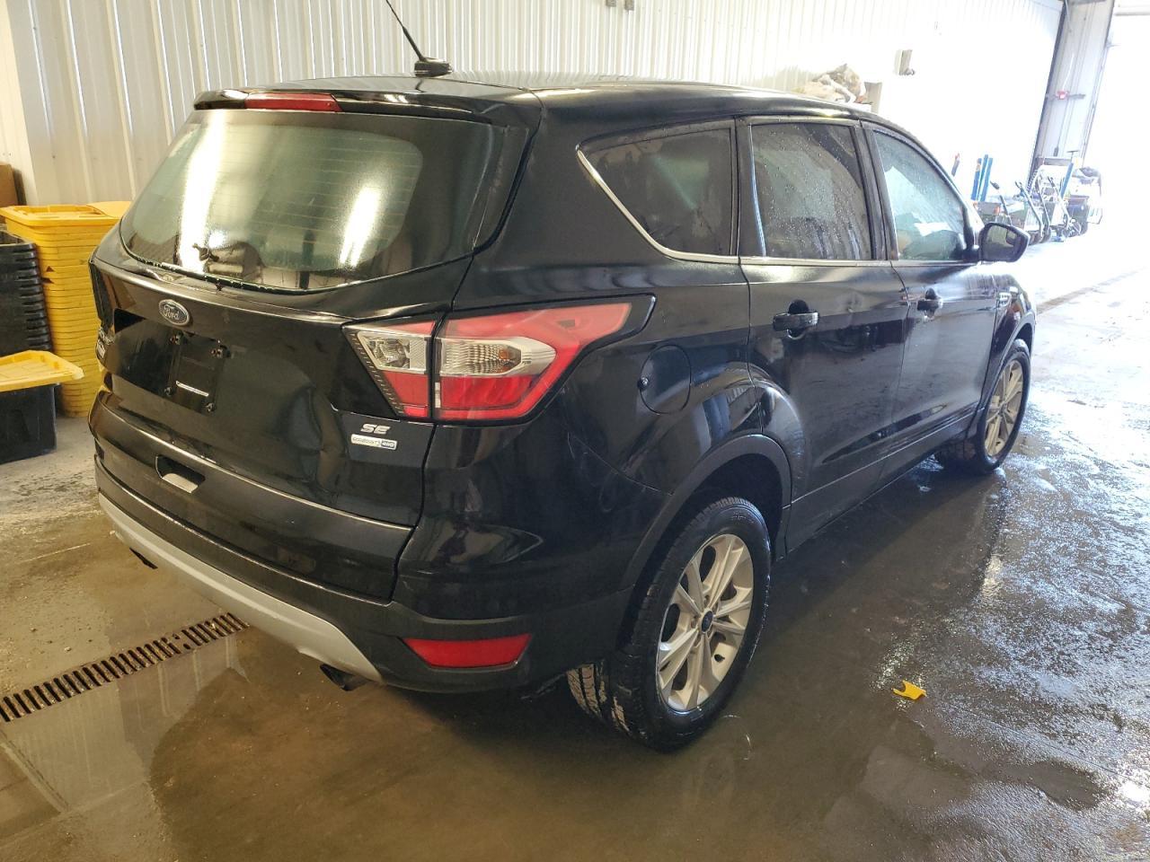 2017 FORD ESCAPE SE - Image 3