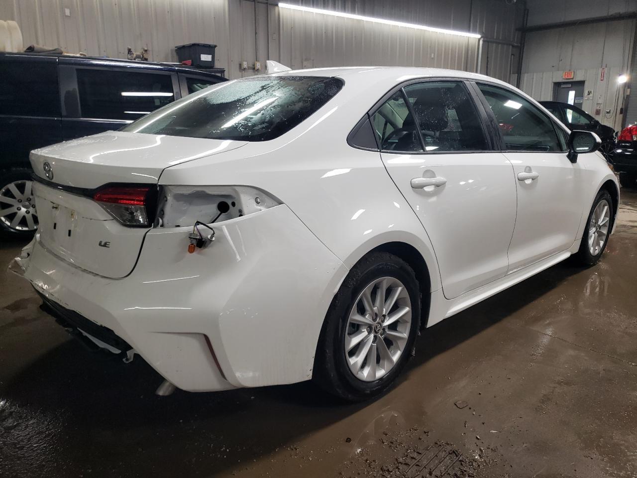 2021 TOYOTA COROLLA LE - Фото 3