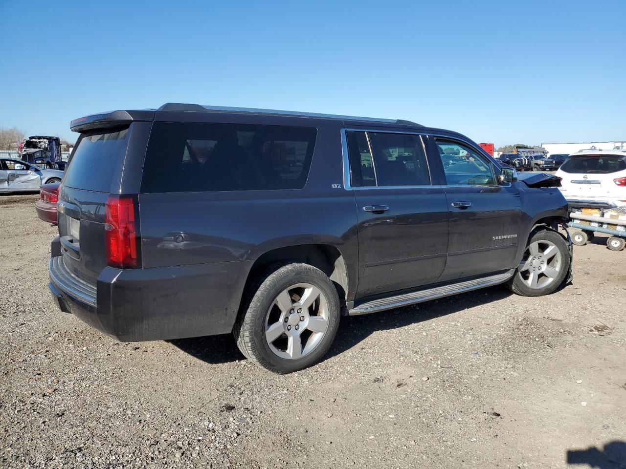 2016 CHEVROLET SUBURBAN C - Фото 3