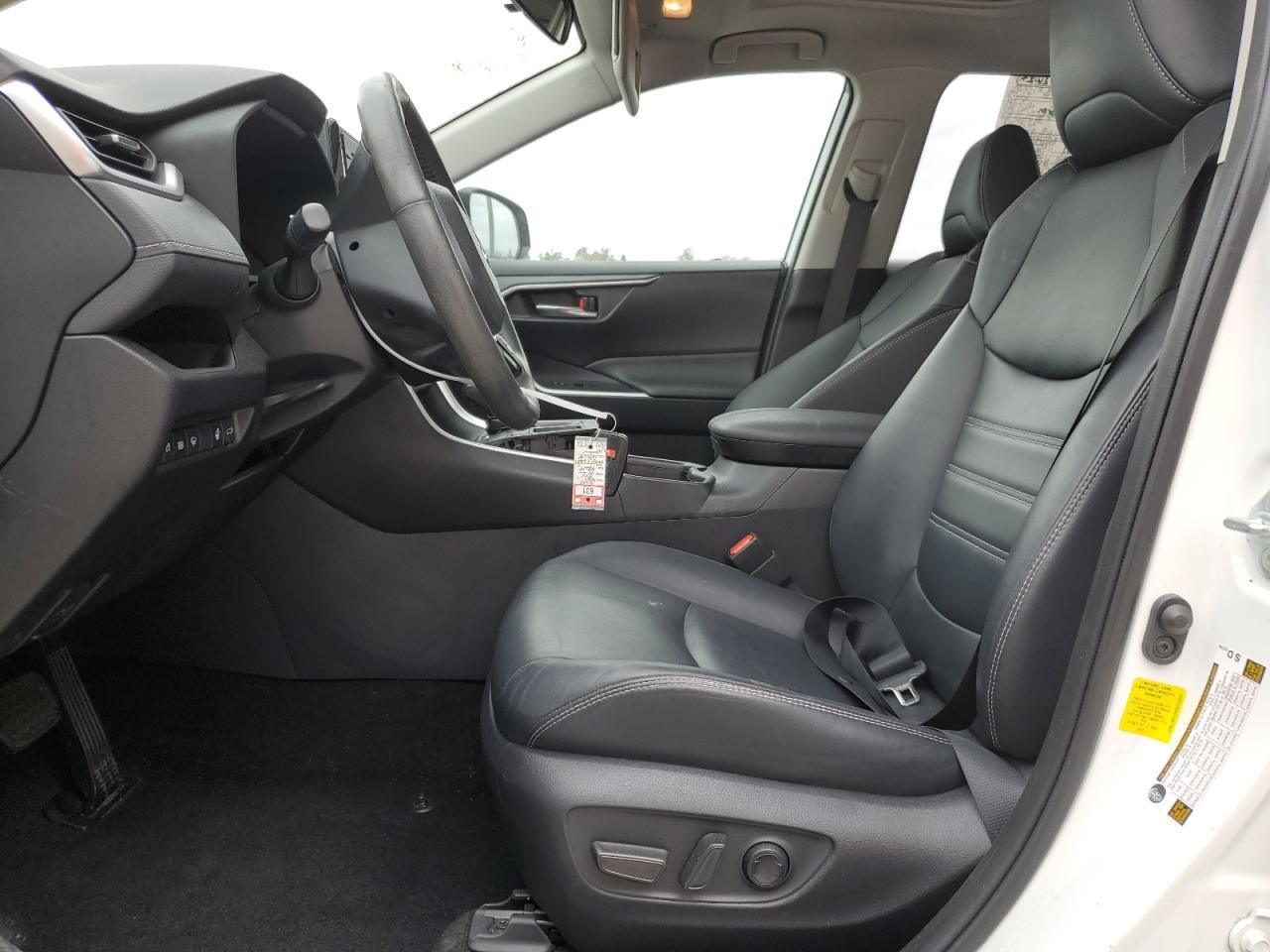 2019 TOYOTA RAV4 XLE P - Фото 7