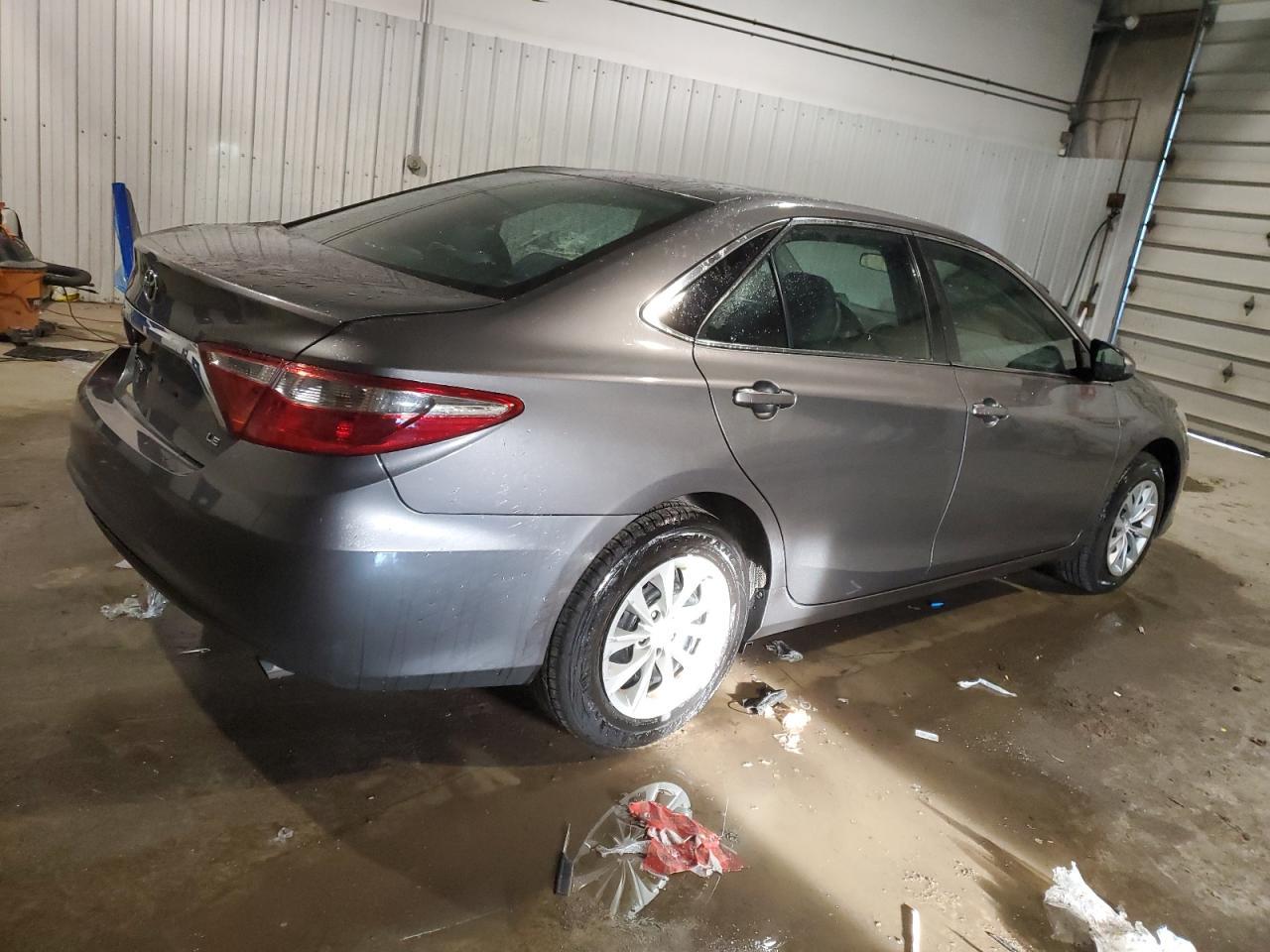 2017 TOYOTA CAMRY LE - Image 3