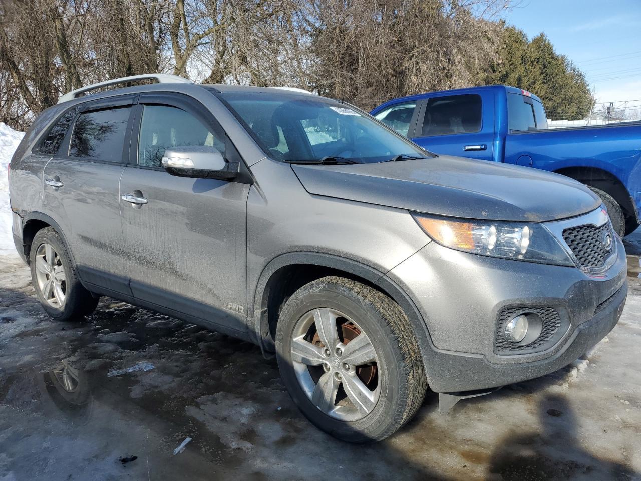 2012 KIA SORENTO EX - Image 4