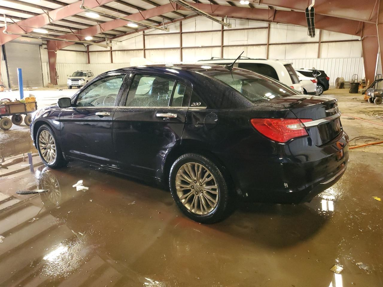 2012 CHRYSLER 200 LIMITE - Image 2