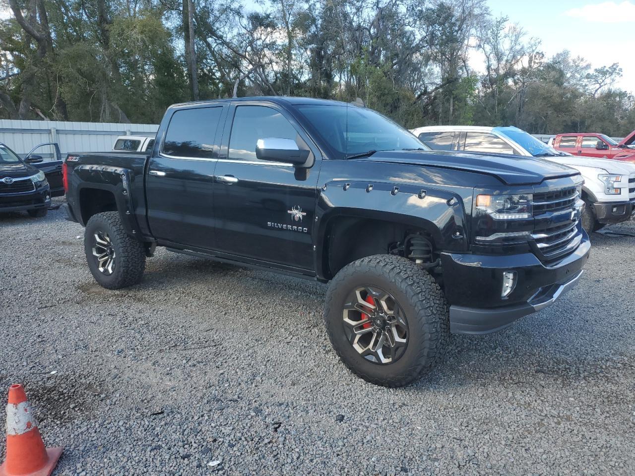 2017 CHEVROLET SILVERADO - Image 4